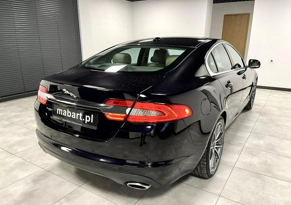 Jaguar XF cena 57900 przebieg: 106000, rok produkcji 2012 z Suchedniów małe 631